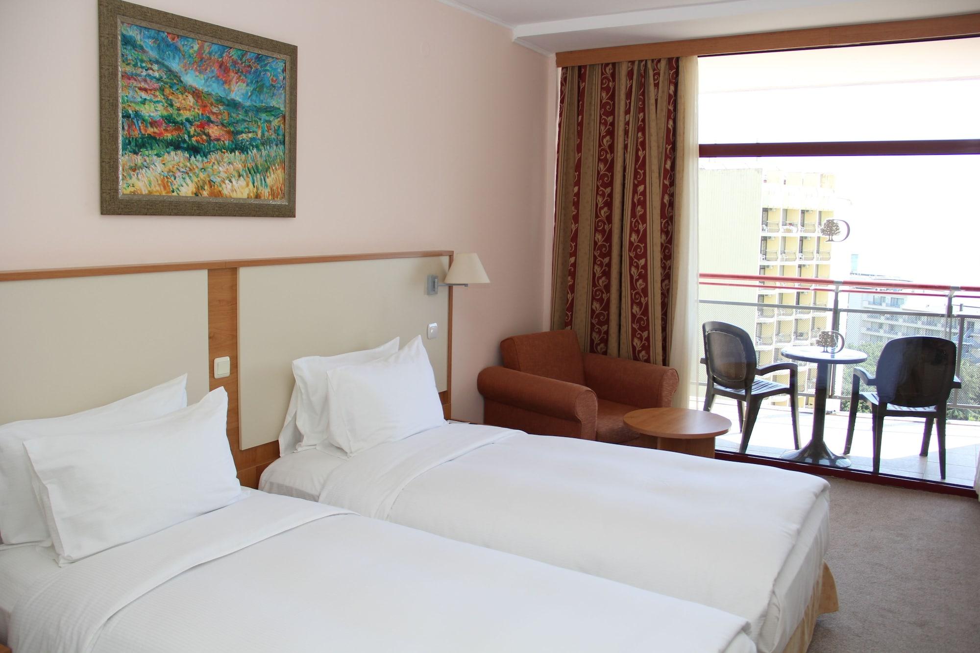 Apollo Spa Resort - Ultra All-Inclusive , Pools & Free Beach, Individual Ac In Every Room Golden Sands Exterior photo